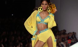 Moschino’s hot, Spring 2015 Milan’s show